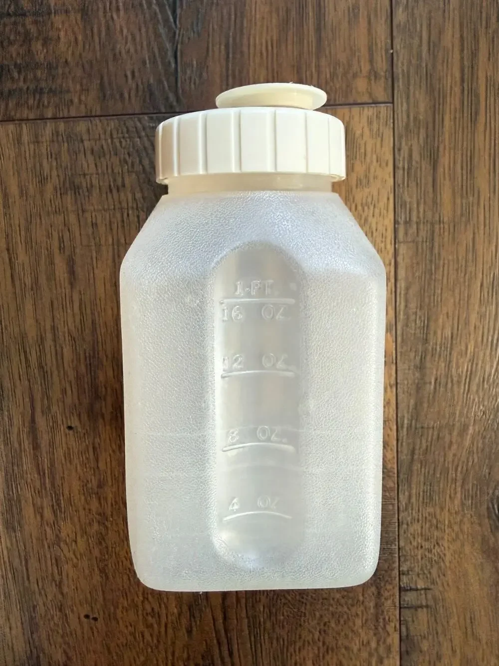 Vintage Rubbermaid Servin Saver 16oz Bottle Flip Top Lid